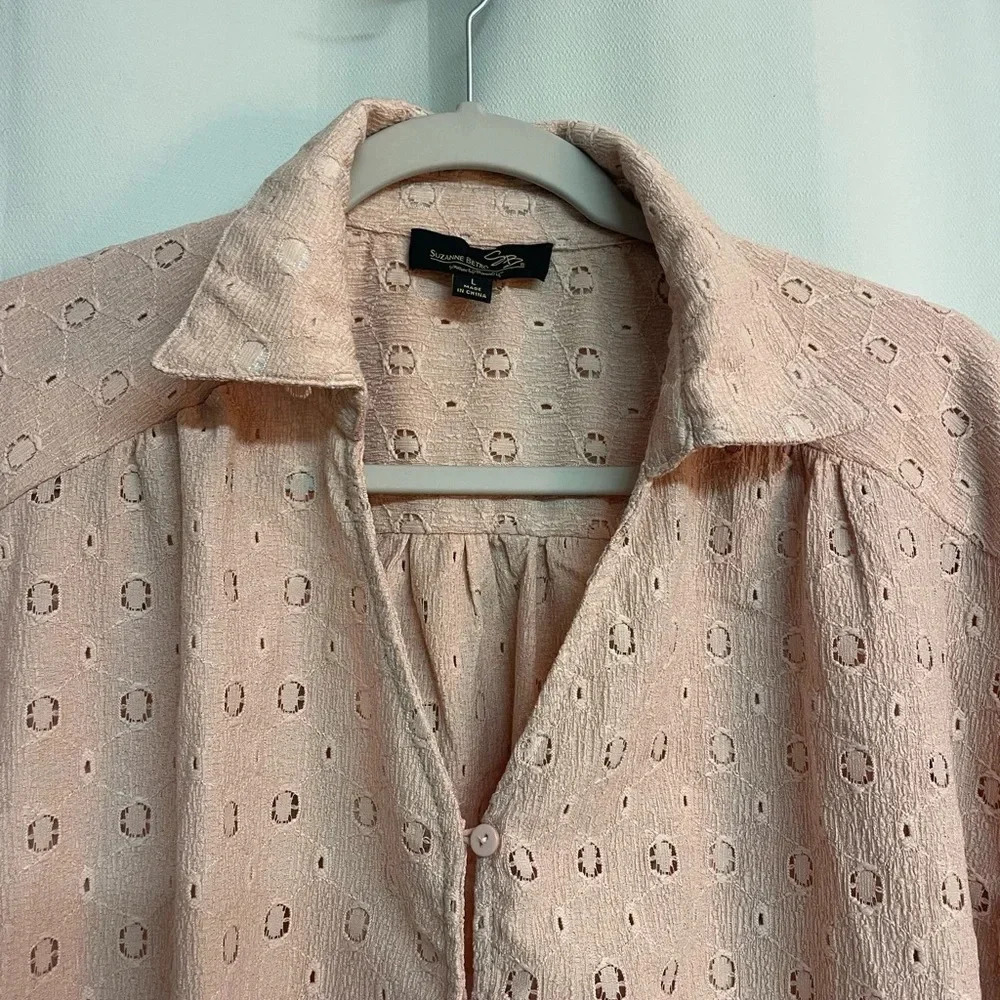 Suzanne Betro women’s pink eyelet trim blouse size large - Picture 2 of 7